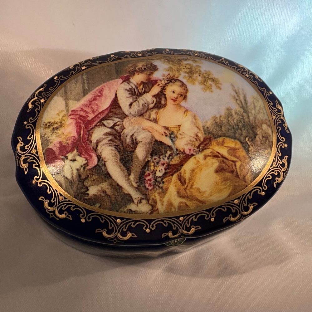 Nippon Hand Painted Cobalt Blue Trinket Box Jewelry Romantic